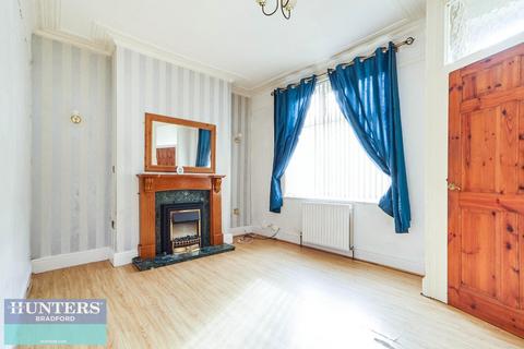 4 bedroom terraced house for sale, (SR), Bowling Hall Road East Bowling, Bradford, West Yorkshire, BD4 7SX