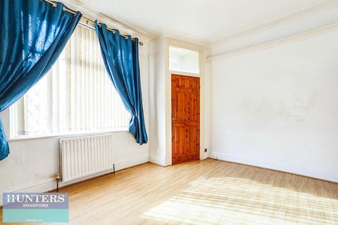 4 bedroom terraced house for sale, Bowling Hall Road East Bowling, Bradford, West Yorkshire, BD4 7SX