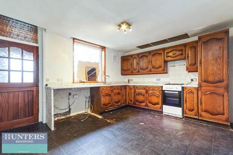 4 bedroom terraced house for sale, Bowling Hall Road East Bowling, Bradford, West Yorkshire, BD4 7SX