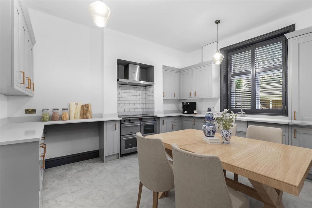 Kitchen  dining table f.jpg