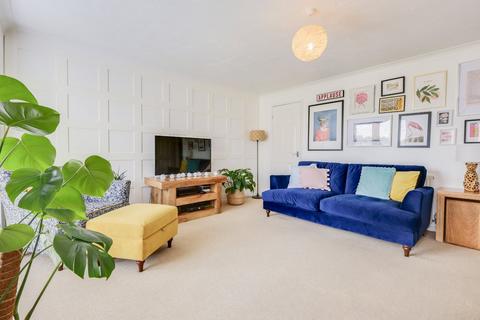 3 bedroom semi-detached house for sale, Wade Street, Farsley, Pudsey, West Yorkshire, LS28