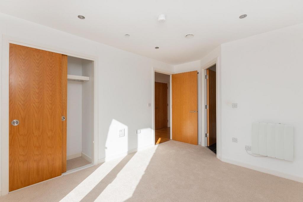 11 N04 OCC - Bedroom A.jpg