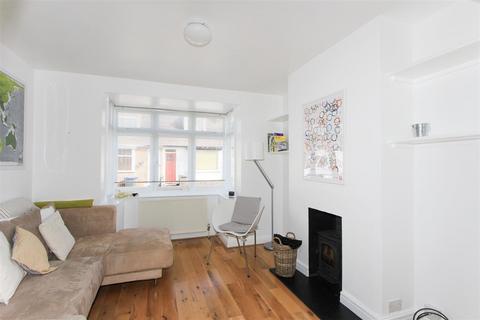 2 bedroom terraced house to rent, Victoria Street, Whitstable, Kent