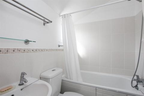 2 bedroom terraced house to rent, Victoria Street, Whitstable, Kent