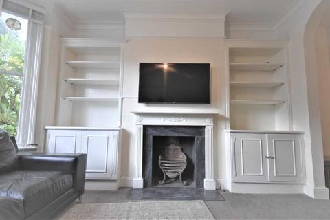 3 bedroom house to rent, Montgomery Road, Chiswick, Chiswick