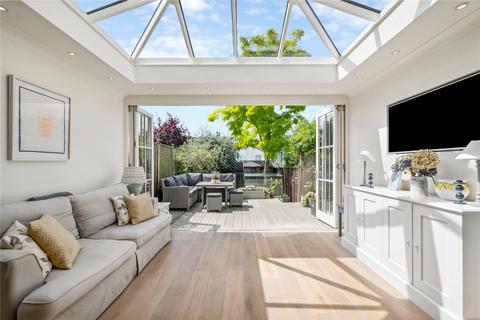 11 Bassingham Road, Earlsfield, London, SW18 3AF