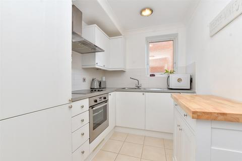 2 bedroom apartment for sale, Godstone Road, Whyteleafe, Surrey