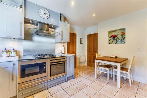 20 Lower Drive, Besford, Worcester, WR8 9AH