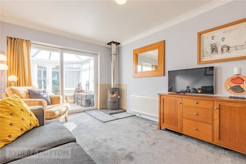 62 Bracken Close, Springhead, Oldham, OL4 4PB