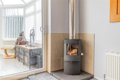 62 Bracken Close, Springhead, Oldham, OL4 4PB