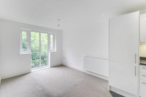 1 bedroom flat to rent, Mulberry Close, Earls Court Mulberry Close, LU1