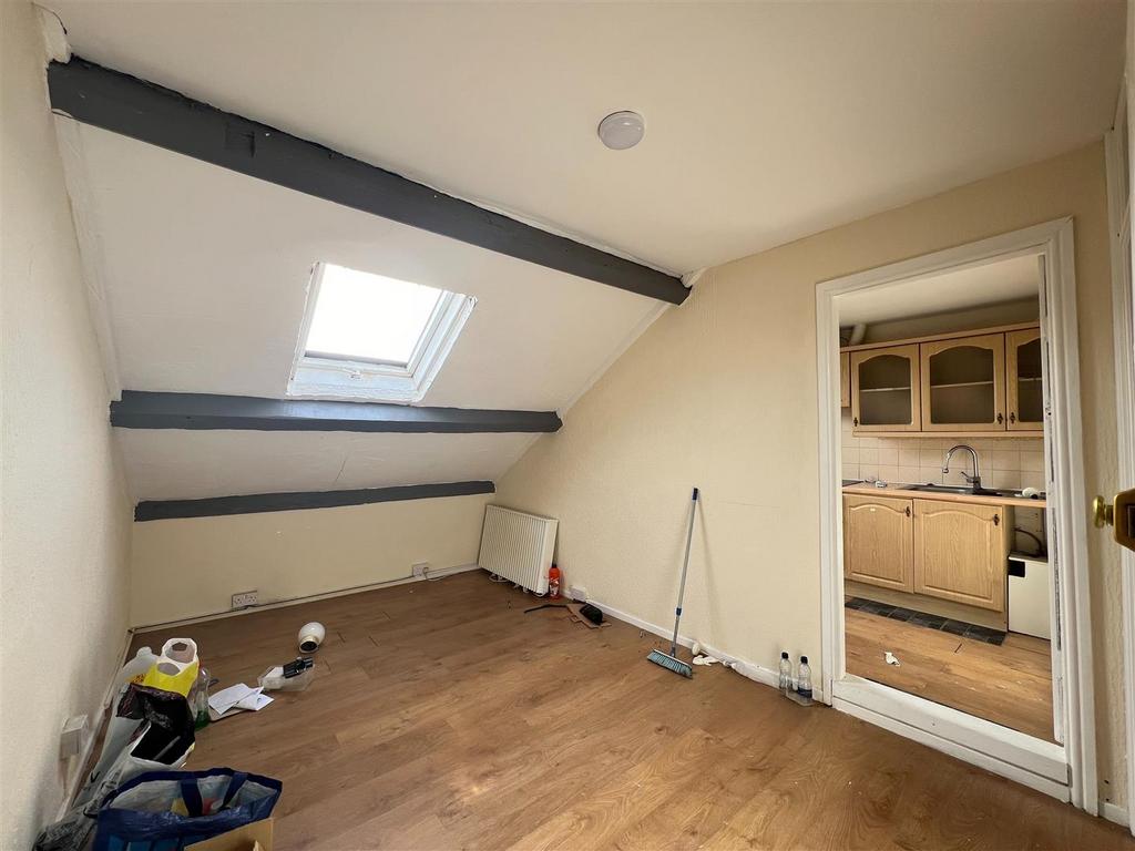 Flat 4 (5).jpg