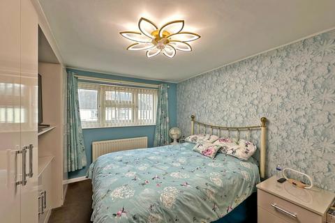 3 Lilac Drive, Wombourne, Wolverhampton, WV5 0DU