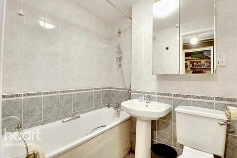 1 bedroom maisonette for sale, Concord Close, Northolt