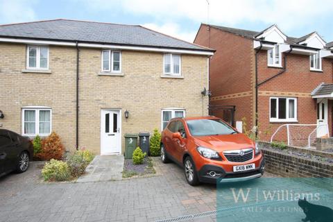 3 bedroom semi-detached house to rent, George Street, Ryde