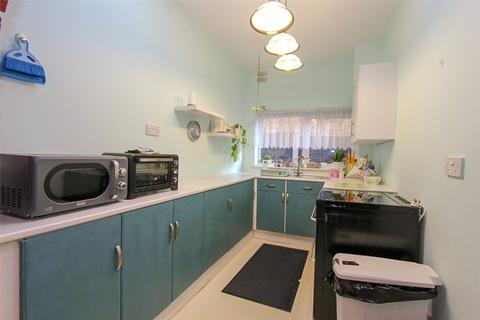 1 bedroom apartment for sale, Leighton Avenue, Leigh-on-Sea, Essex, SS9