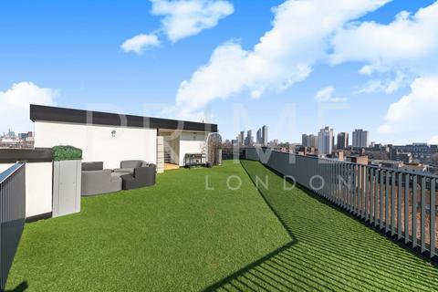 4 bedroom penthouse to rent, Newport Street, London