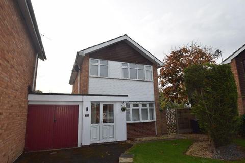 3 bedroom detached house to rent, Oak Avenue