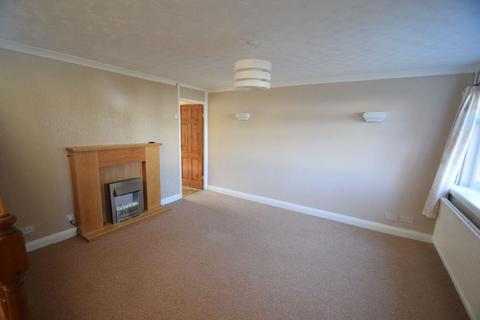 3 bedroom detached house to rent, Oak Avenue