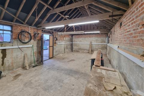 Industrial unit to rent, Margaretting