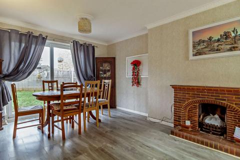 3 bedroom detached house for sale, Walton Road, Walton On The Naze, CO14 8