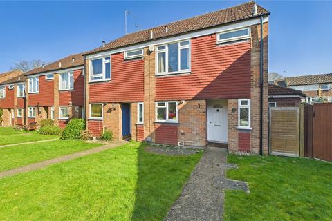 3 bedroom end of terrace house for sale, The Larches, Surrey GU21