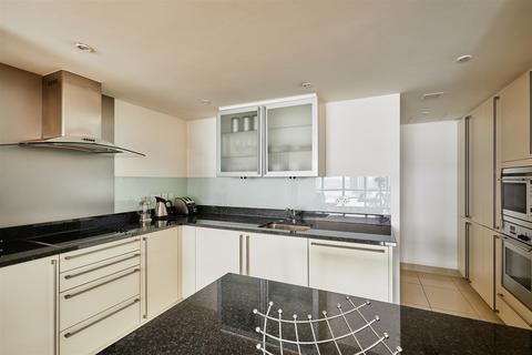 2 bedroom flat to rent, West India Quay, Docklands, E14