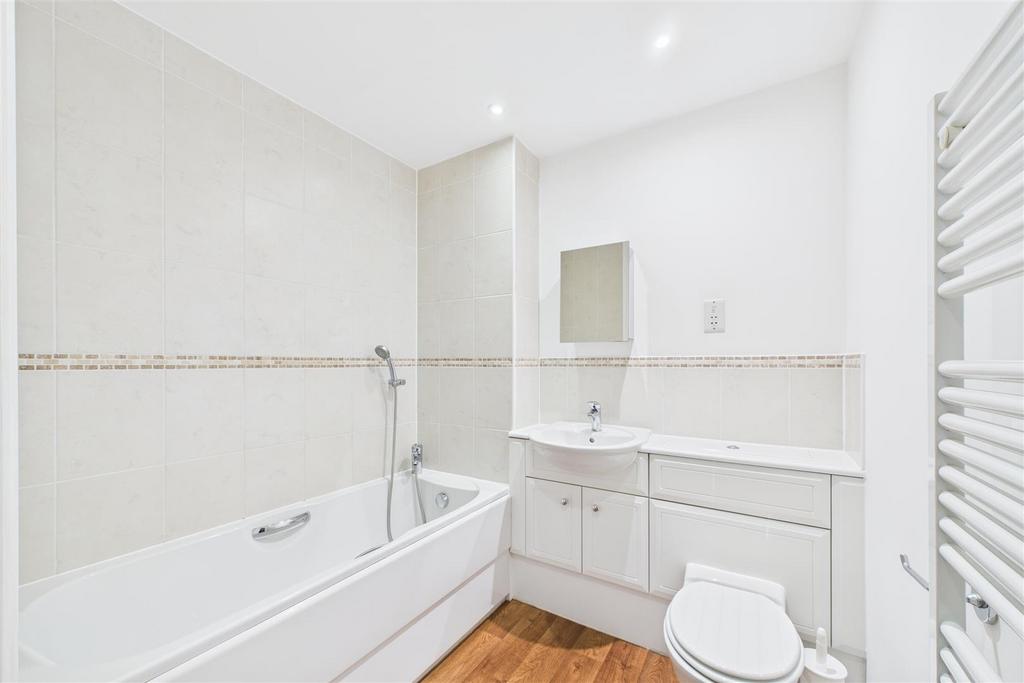 CAM01894 G0-PR0223-STILL009.jpg