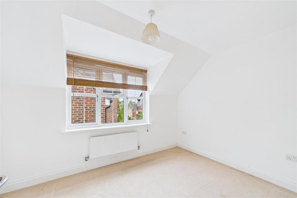 CAM01894 G0-PR0223-STILL010.jpg