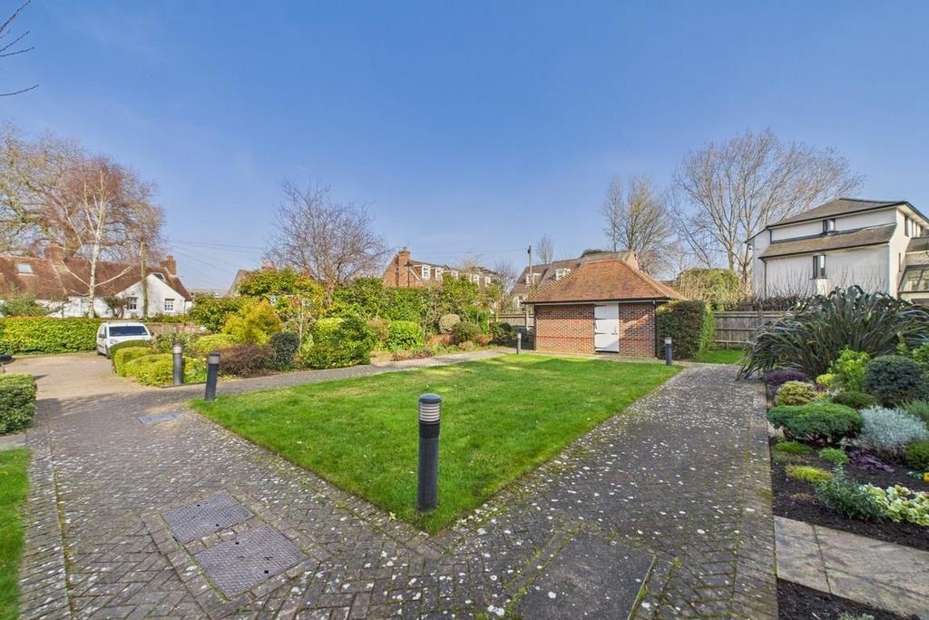 CAM01894 G0-PR0159-STILL012.jpg