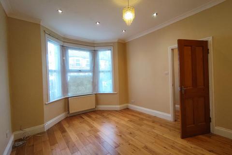 4 bedroom end of terrace house to rent, Ceres Road, London SE18