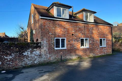 2 bedroom detached house to rent, Christchurch Road, Ringwood BH24