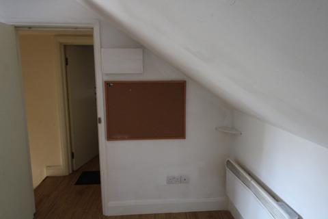 Studio to rent, Bushey, WD23