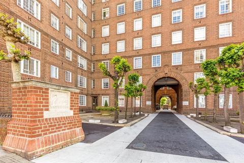 Studio for sale, Swan Court, Chelsea Manor St, SW3