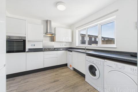 125 Brierley, New Addington, Croydon, CR0 9DR