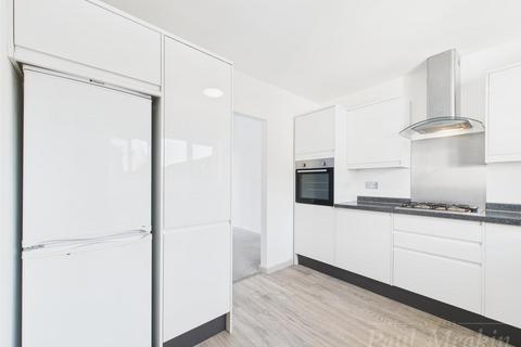125 Brierley, New Addington, Croydon, CR0 9DR