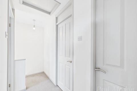 125 Brierley, New Addington, Croydon, CR0 9DR