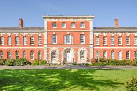 1 bedroom apartment for sale, Ellesmere Place, Weybridge, KT12