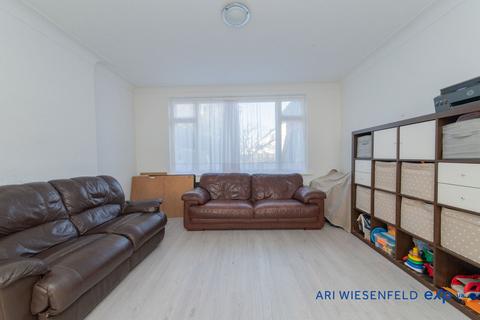 4 bedroom link detached house for sale, Woodlands, London NW11