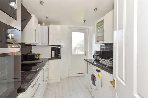 2 bedroom ground floor flat for sale, Grafton Road, Dagenham, Essex