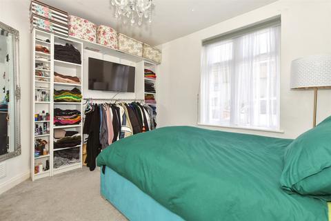 2 bedroom ground floor flat for sale, Grafton Road, Dagenham, Essex