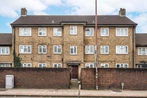Woolwich Road, Charlton, London, SE7
