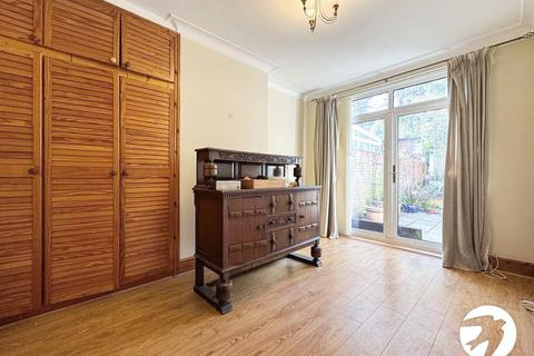 3 bedroom terraced house to rent, Alliance Road, London, SE18