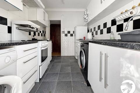 3 bedroom terraced house to rent, Alliance Road, London, SE18