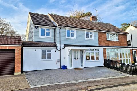 4 bedroom semi-detached house for sale, Western Avenue, Epping