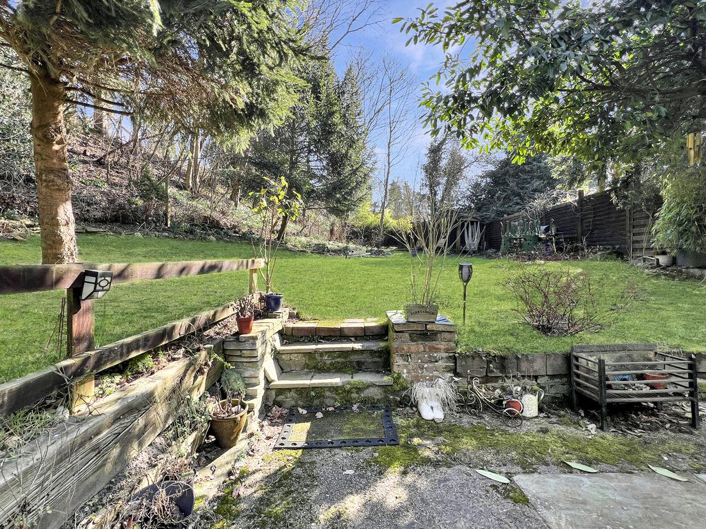 Rear & Side Gardens