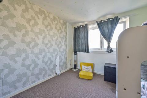 1 bedroom flat for sale, Tangley Grove, Roehampton, London, SW15