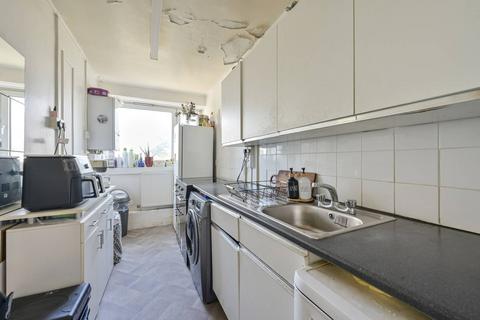 1 bedroom flat for sale, Tangley Grove, Roehampton, London, SW15