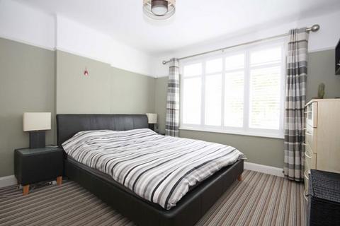 2 bedroom flat to rent, Woodlands Road, Isleworth TW7