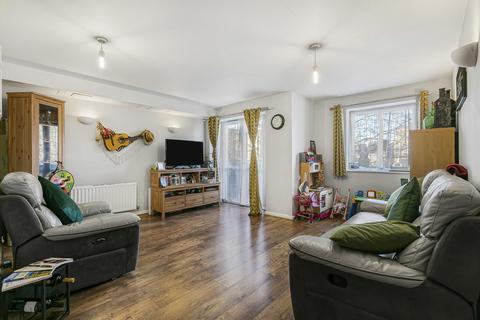 2 bedroom apartment for sale, Green Lane, London, SW16